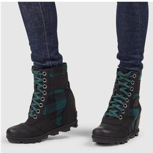 Sorel Lexi Teal Black Plaid Lace Up Hidden Wedge Boots 5 Waterproof